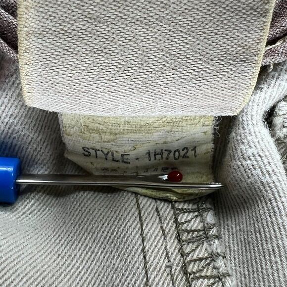 Abercrombie & Fitch Men's Camo 7 Pocket Twill Cargo Shorts - Picture 13 of 13